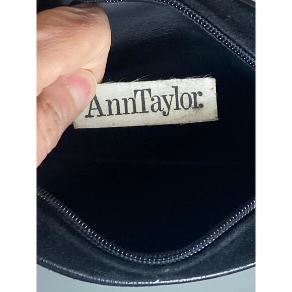 Ann Taylor Y2K Vintage Black Suede Leather Chain Strap Crest Crossbody Bag - Picture 5 of 8